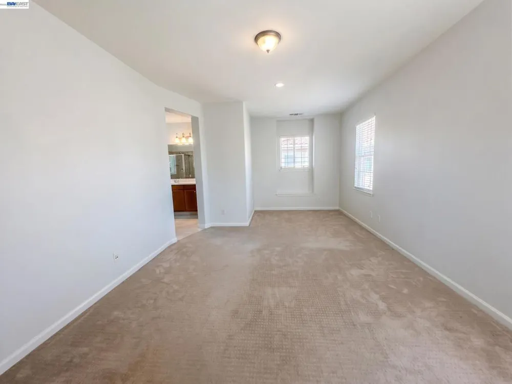 60 S Pacifico St Mountain House, CA 95391