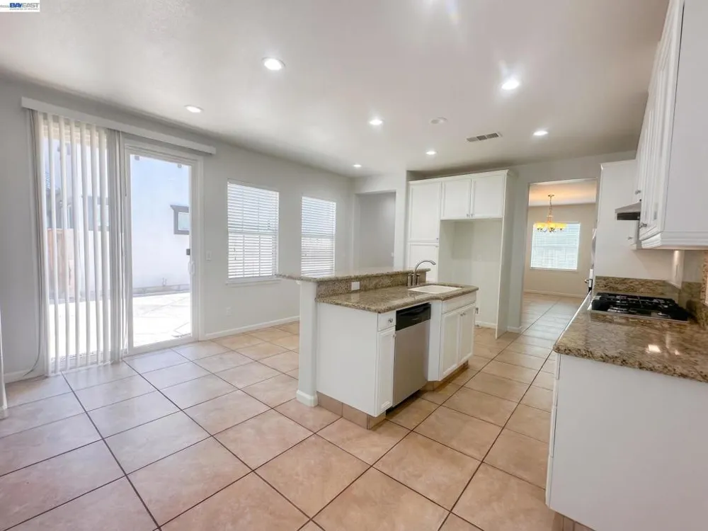 60 S Pacifico St Mountain House, CA 95391