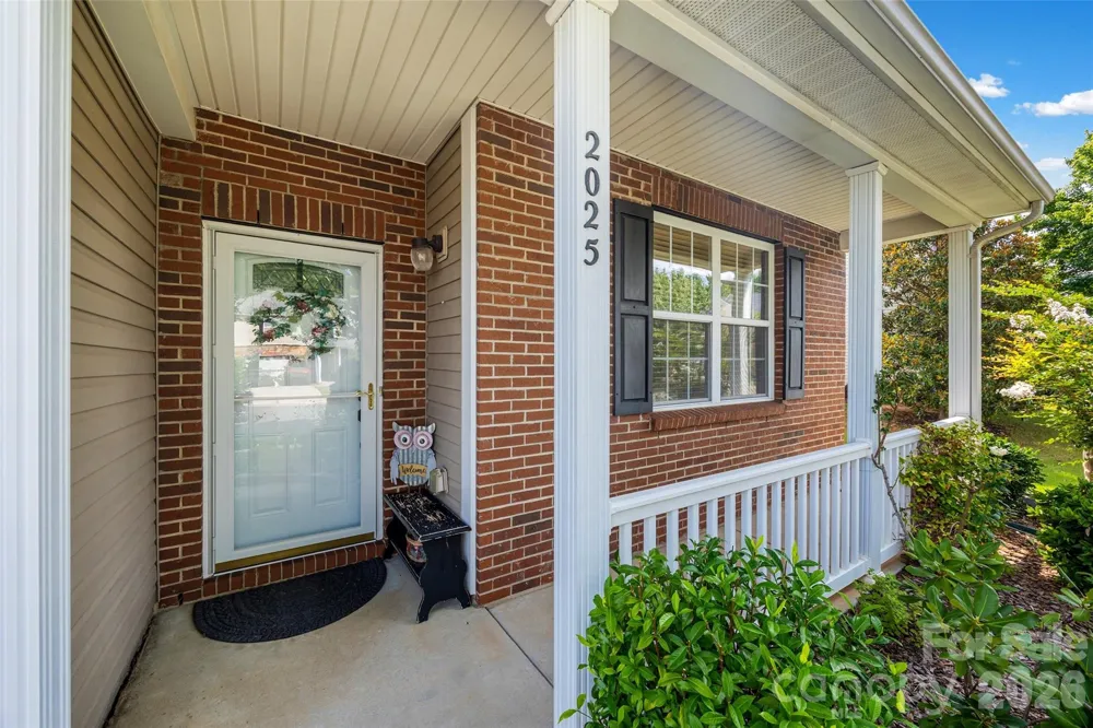 2025 Savannah Hills Drive Matthews, NC 28105