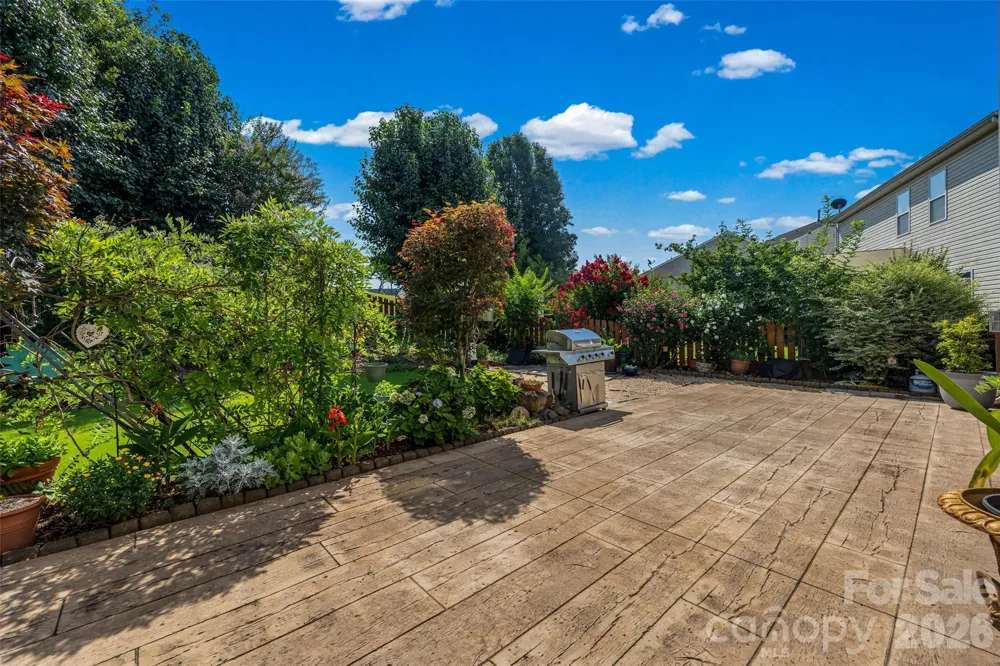 2025 Savannah Hills Drive Matthews, NC 28105