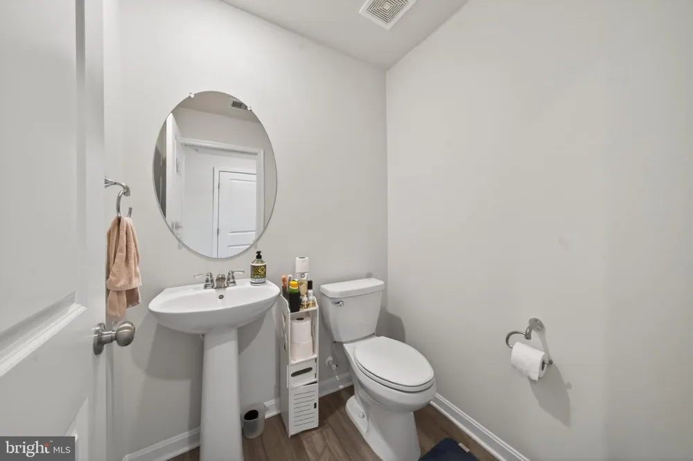 41 EXTROVERT DRIVE Charles Town, WV 25414