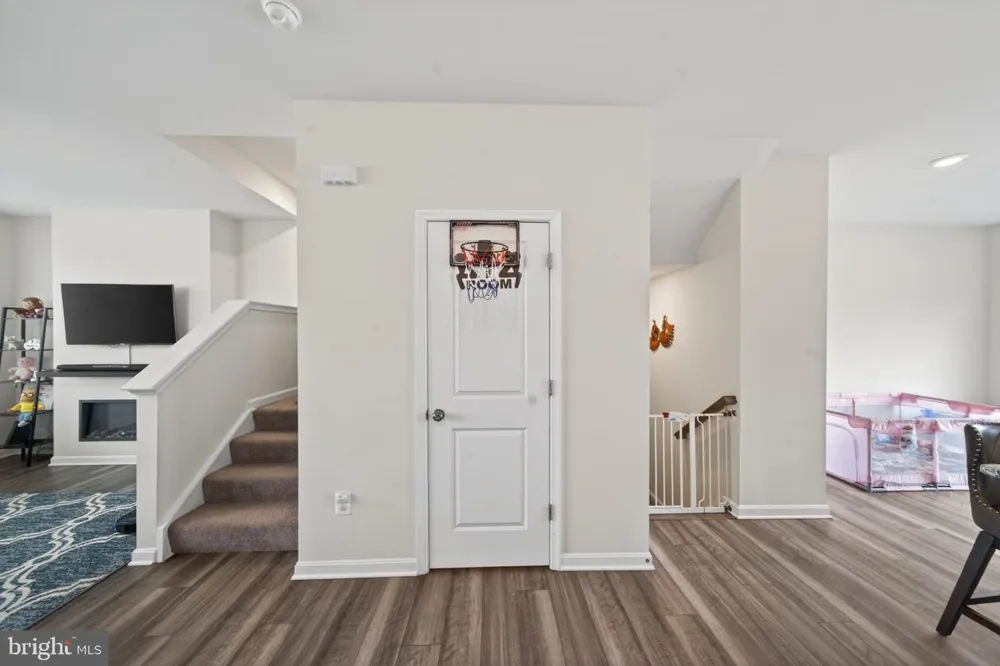 41 EXTROVERT DRIVE Charles Town, WV 25414