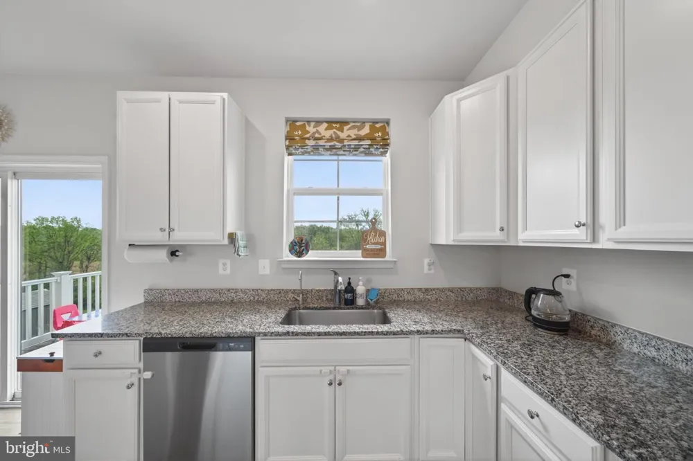 41 EXTROVERT DRIVE Charles Town, WV 25414