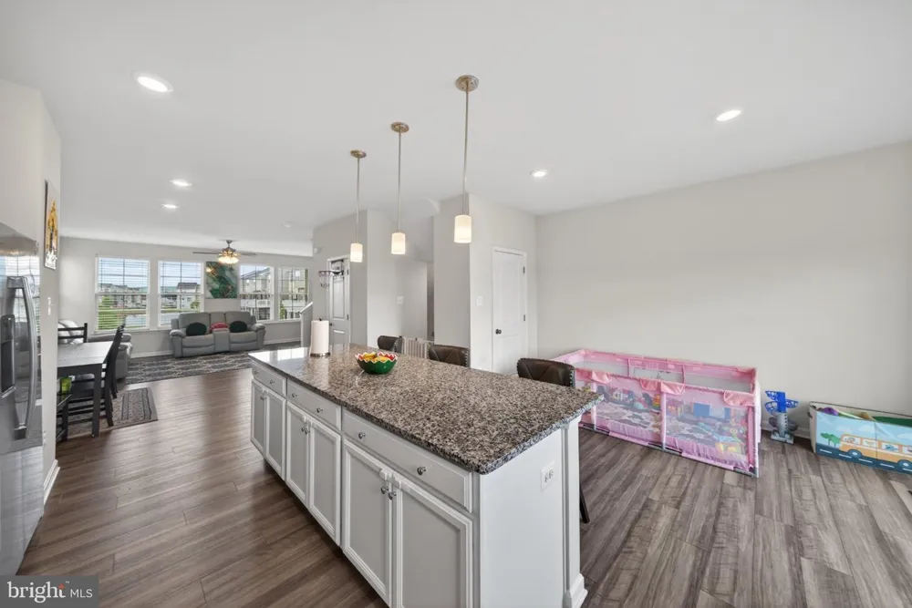 41 EXTROVERT DRIVE Charles Town, WV 25414