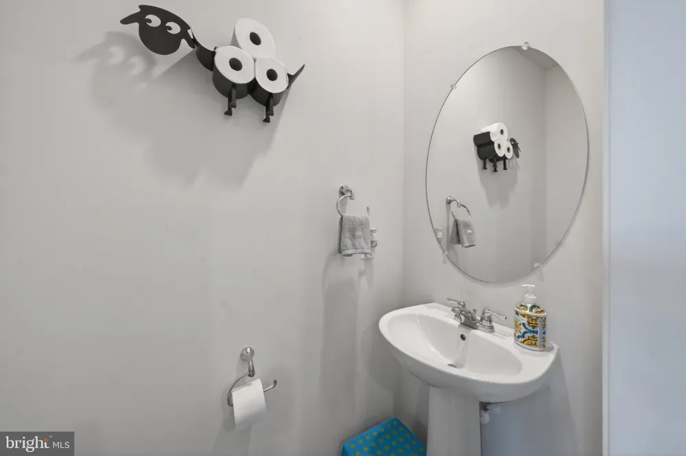41 EXTROVERT DRIVE Charles Town, WV 25414