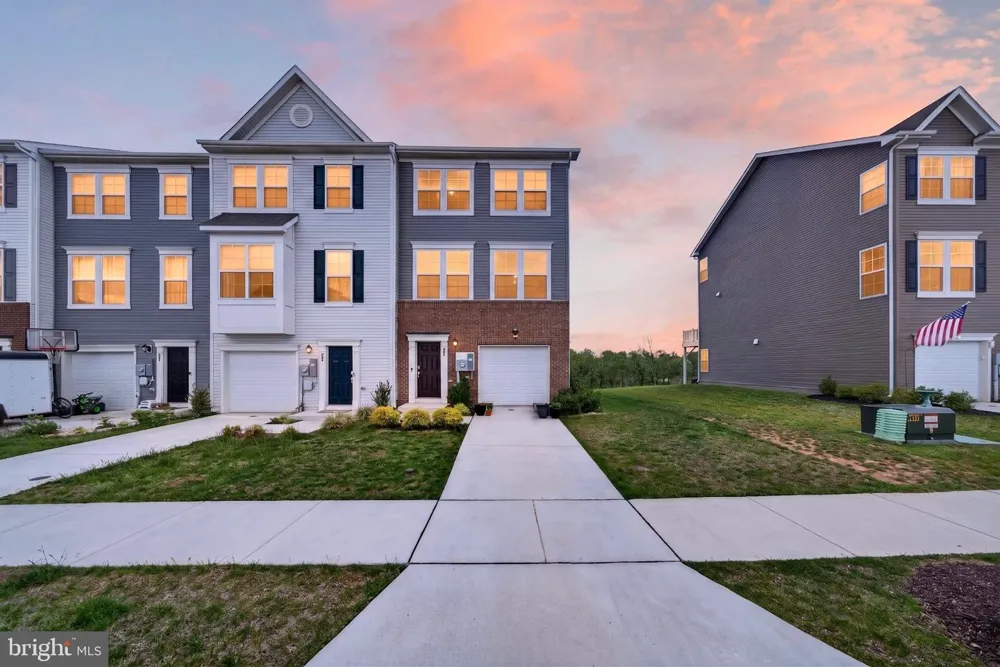 41 EXTROVERT DRIVE Charles Town, WV 25414