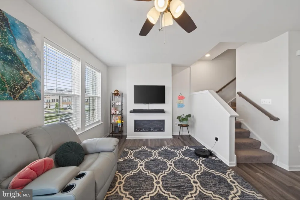 41 EXTROVERT DRIVE Charles Town, WV 25414