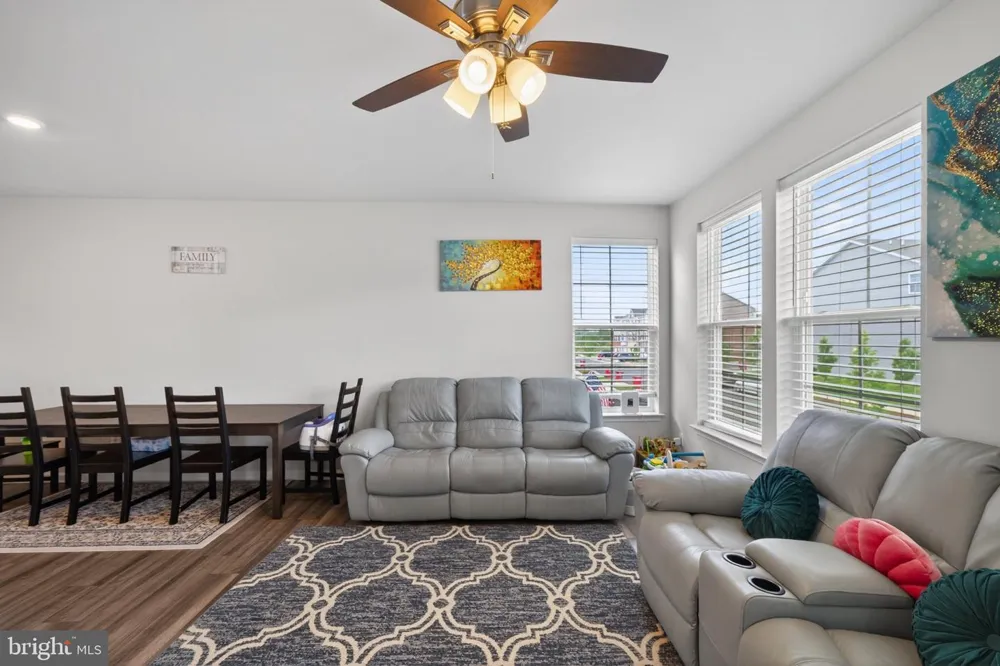 41 EXTROVERT DRIVE Charles Town, WV 25414