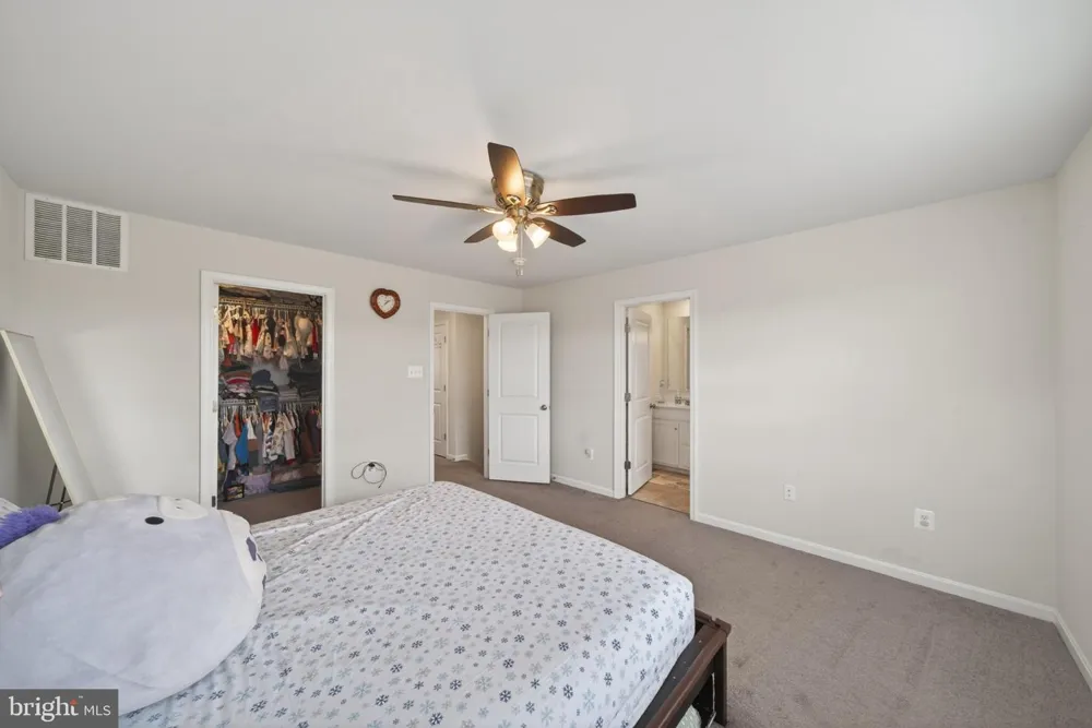 41 EXTROVERT DRIVE Charles Town, WV 25414