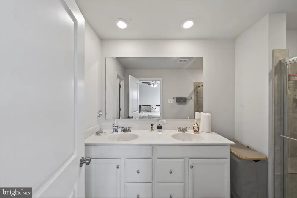 41 EXTROVERT DRIVE Charles Town, WV 25414