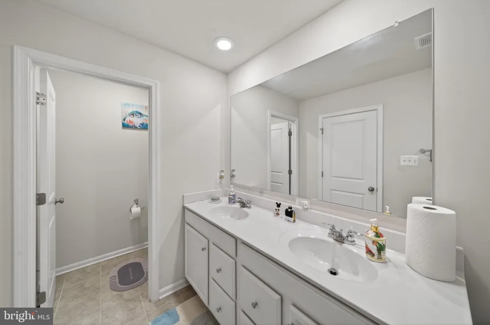 41 EXTROVERT DRIVE Charles Town, WV 25414