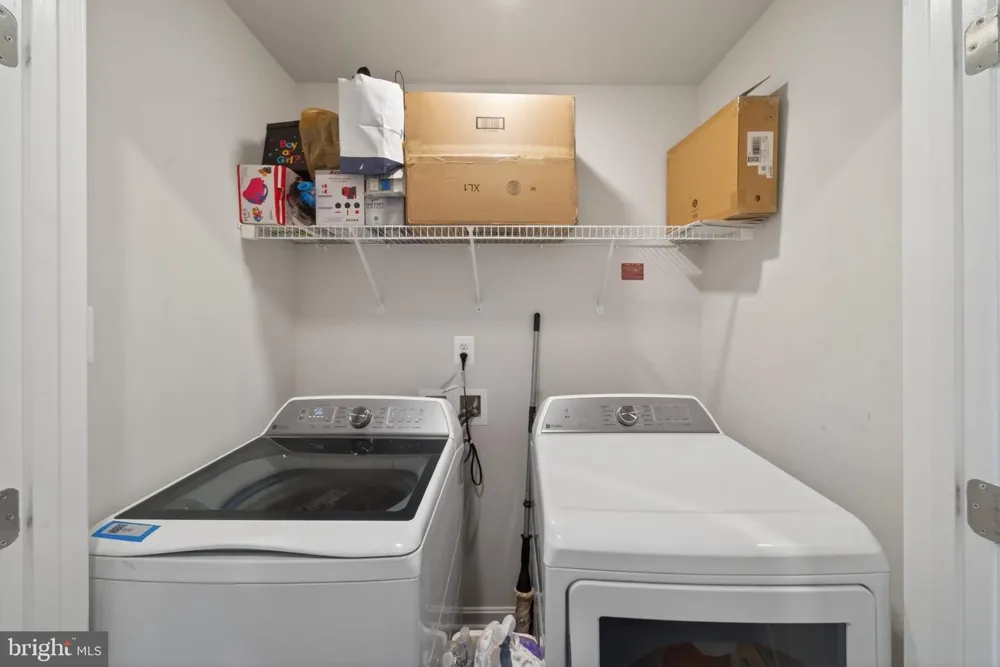 41 EXTROVERT DRIVE Charles Town, WV 25414
