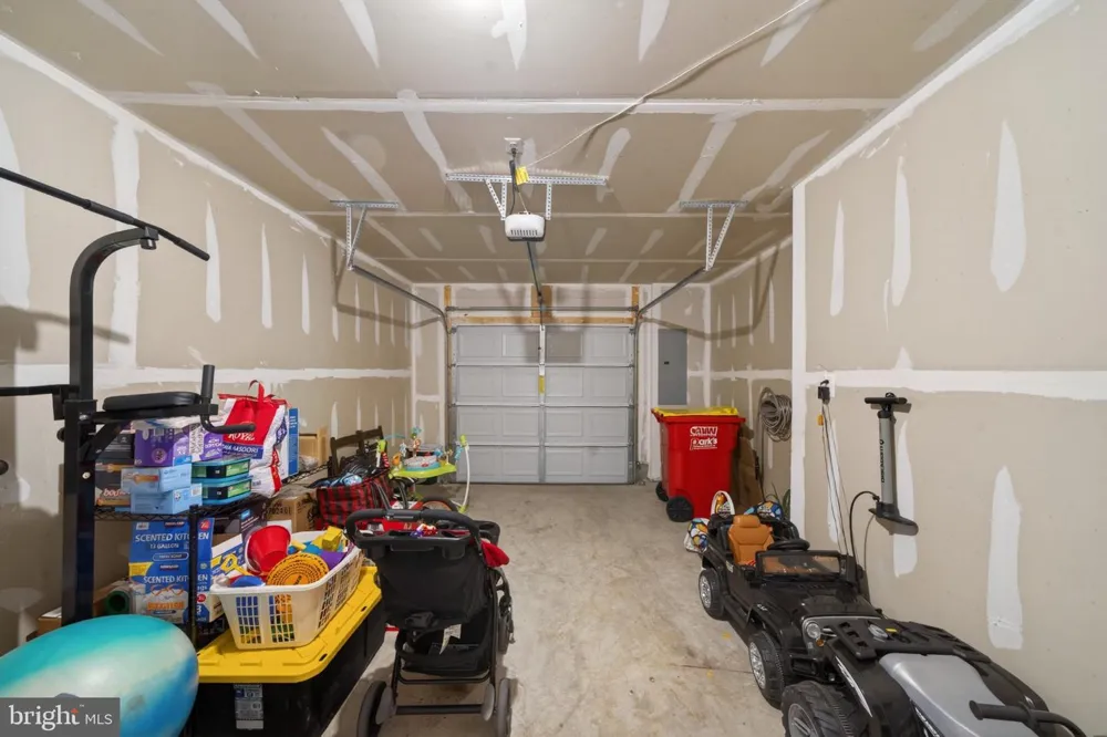 41 EXTROVERT DRIVE Charles Town, WV 25414