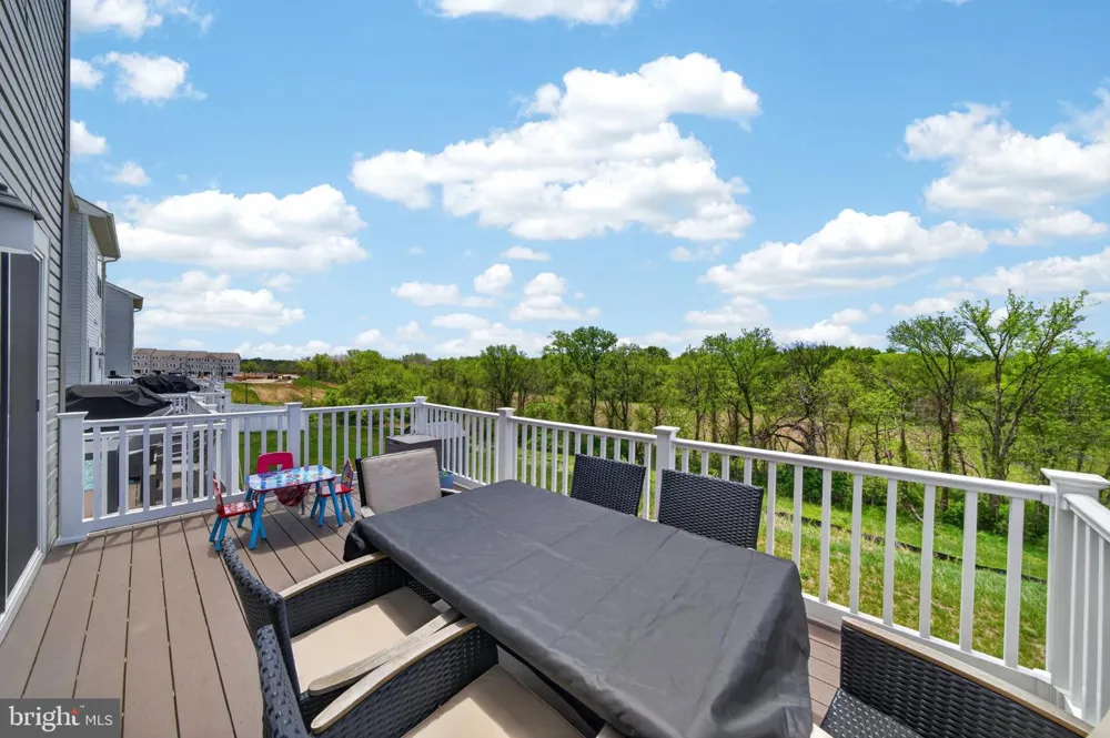 41 EXTROVERT DRIVE Charles Town, WV 25414