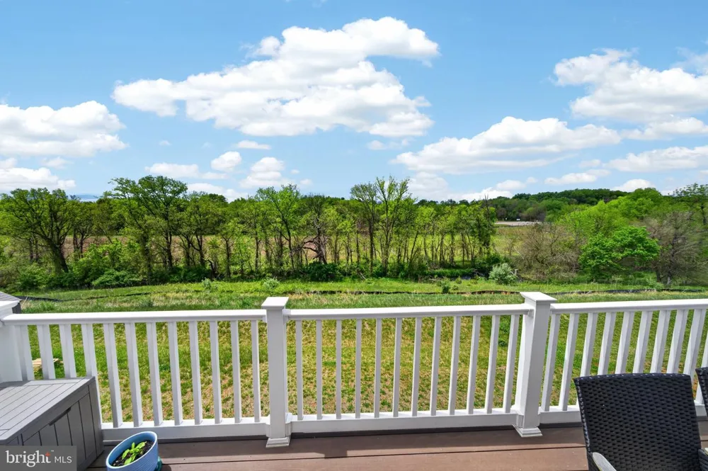41 EXTROVERT DRIVE Charles Town, WV 25414