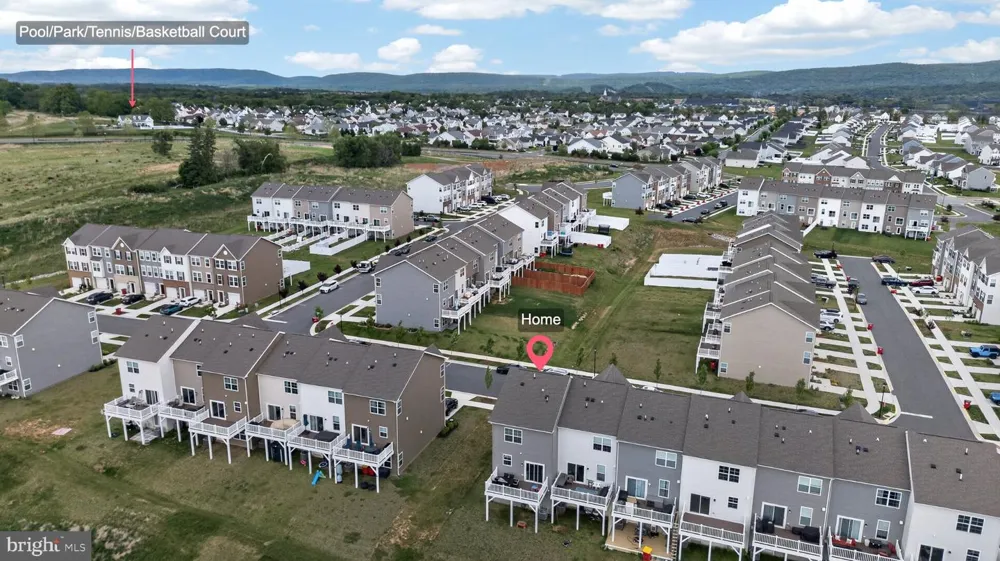 41 EXTROVERT DRIVE Charles Town, WV 25414