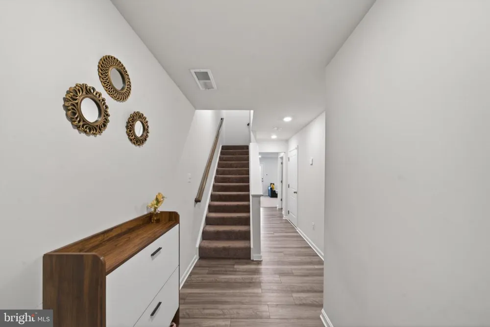 41 EXTROVERT DRIVE Charles Town, WV 25414