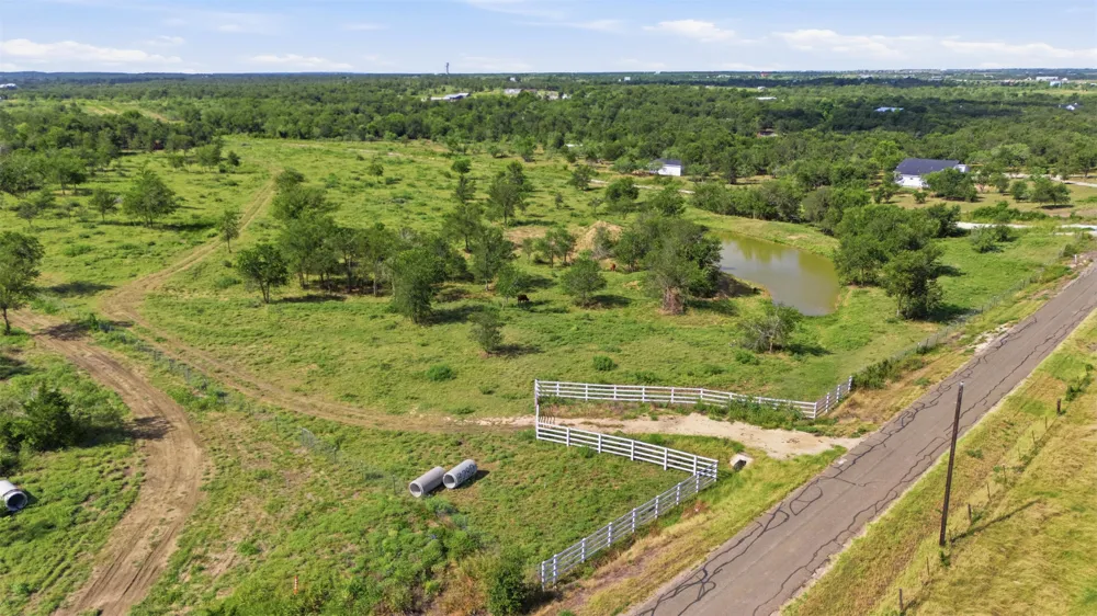 3280 County Road 466 Road Elgin, TX 78621