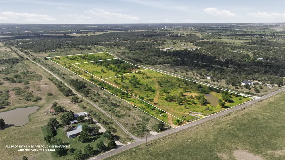 3280 County Road 466 Road Elgin, TX 78621