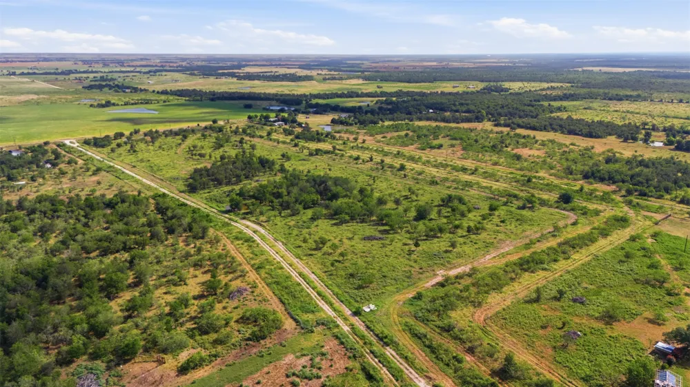 3280 County Road 466 Road Elgin, TX 78621