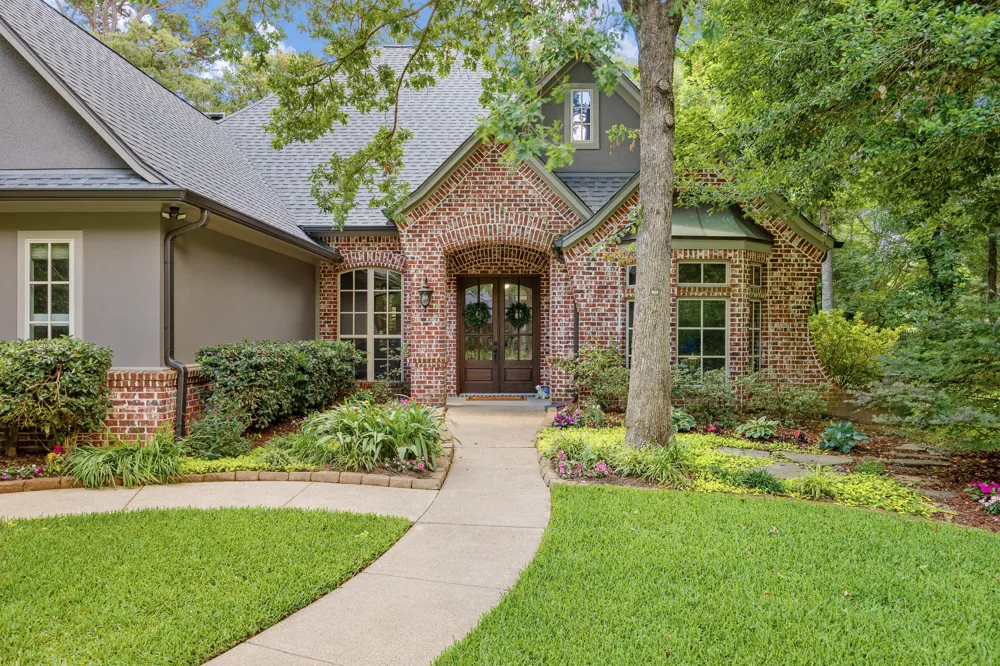 1915 Stonegate Valley Drive Tyler, TX 75703