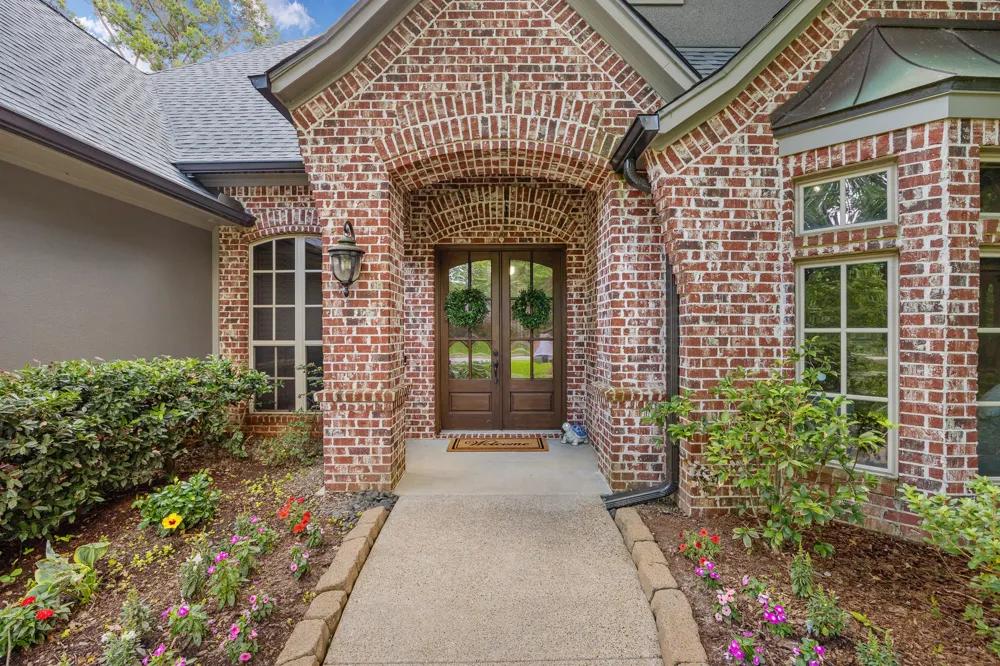1915 Stonegate Valley Drive Tyler, TX 75703