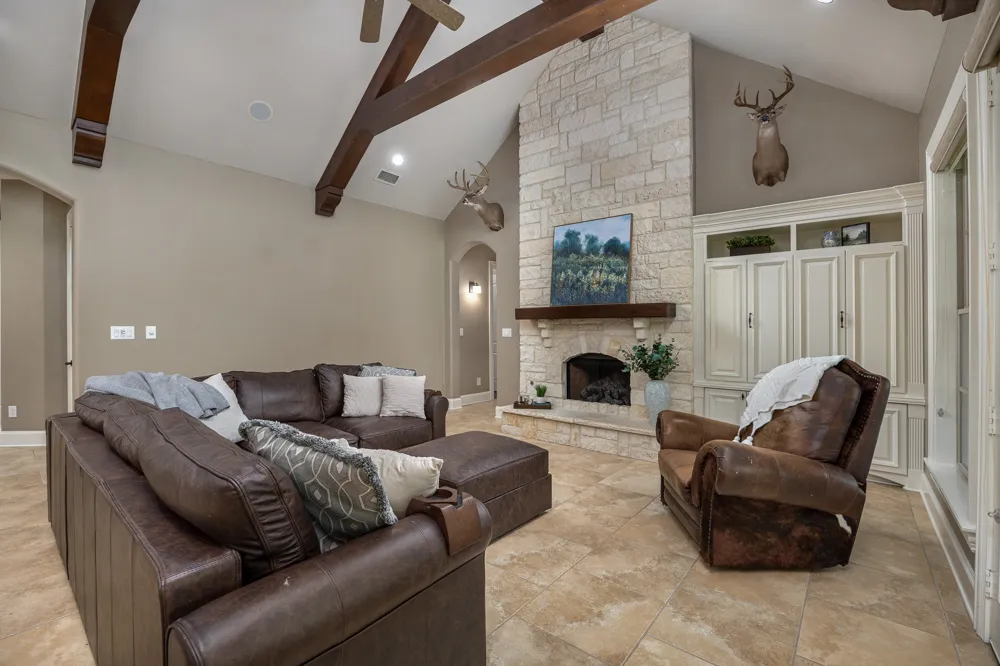 1915 Stonegate Valley Drive Tyler, TX 75703