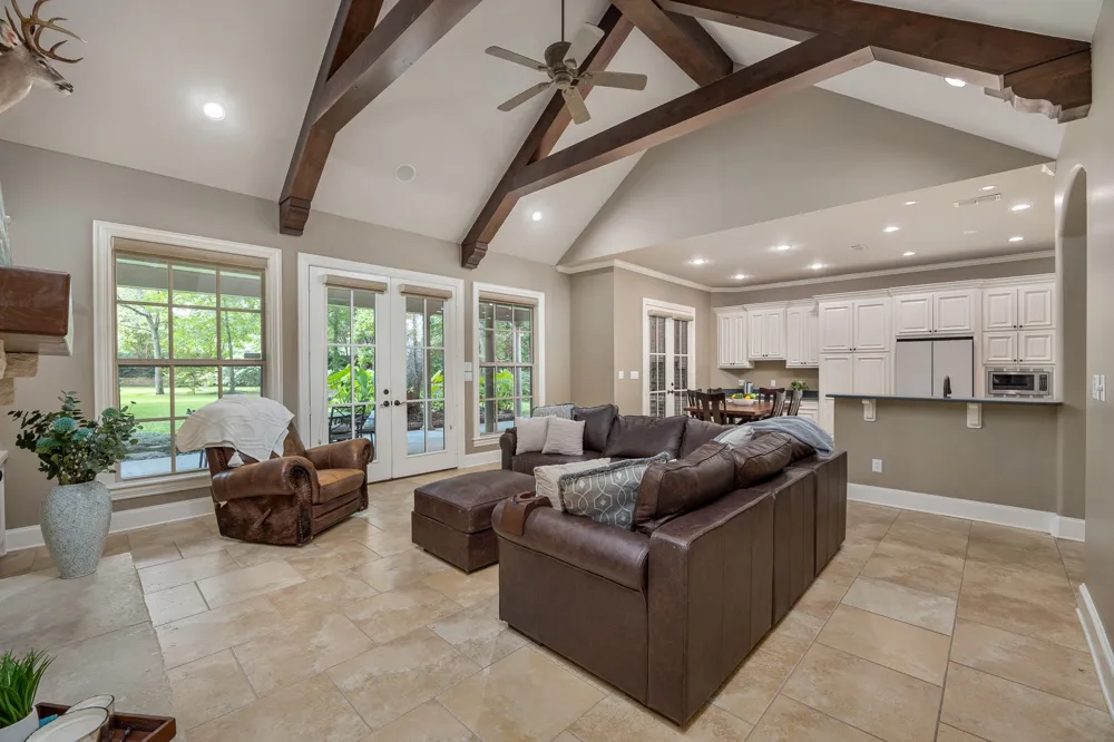 1915 Stonegate Valley Drive Tyler, TX 75703