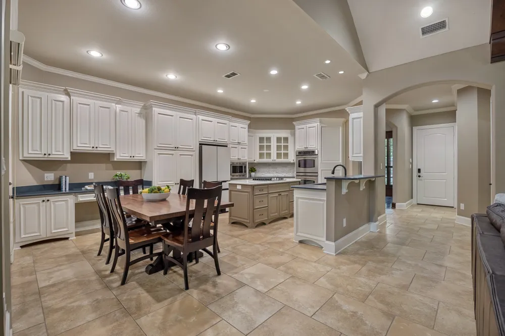 1915 Stonegate Valley Drive Tyler, TX 75703