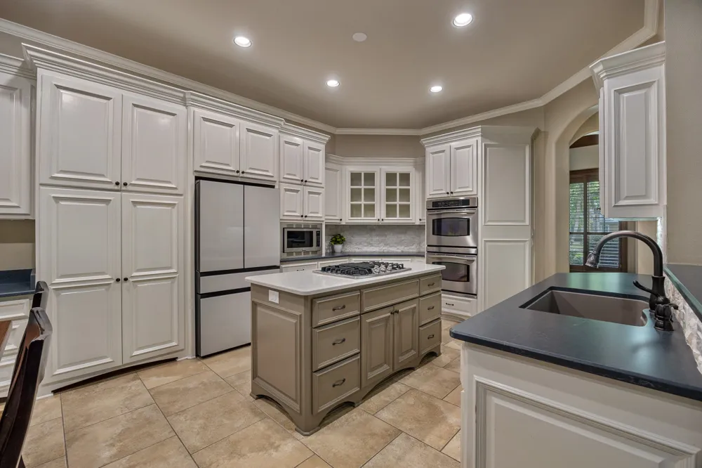 1915 Stonegate Valley Drive Tyler, TX 75703