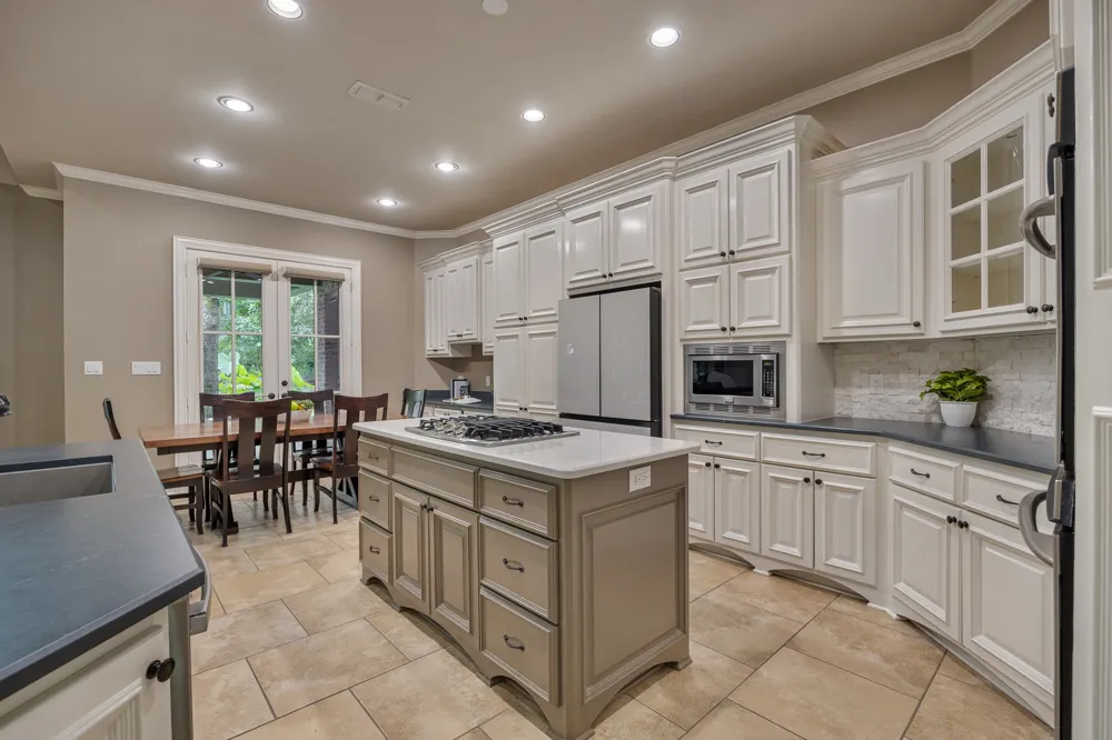 1915 Stonegate Valley Drive Tyler, TX 75703