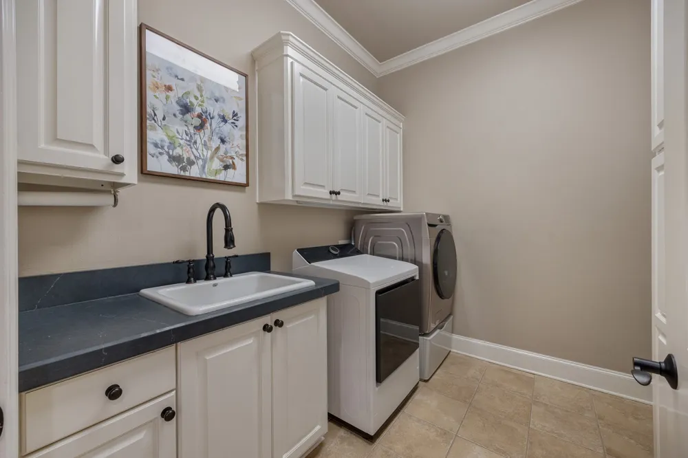 1915 Stonegate Valley Drive Tyler, TX 75703