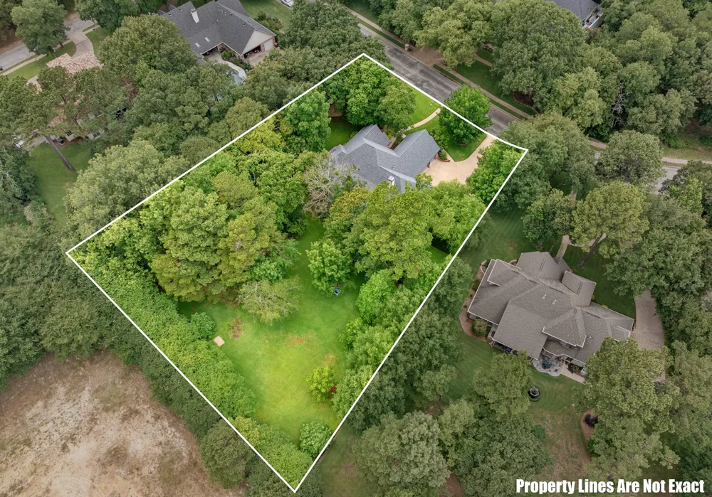 1915 Stonegate Valley Drive Tyler, TX 75703