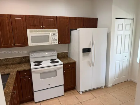 8250 SW 27th St #104
