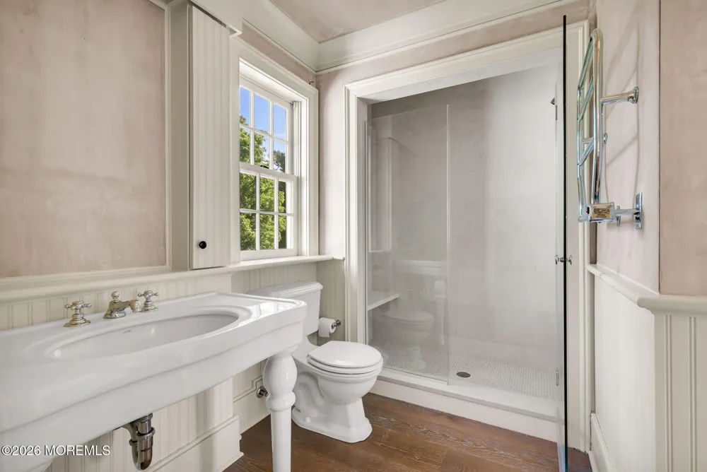 10098 W River Road Rumson, NJ 07760