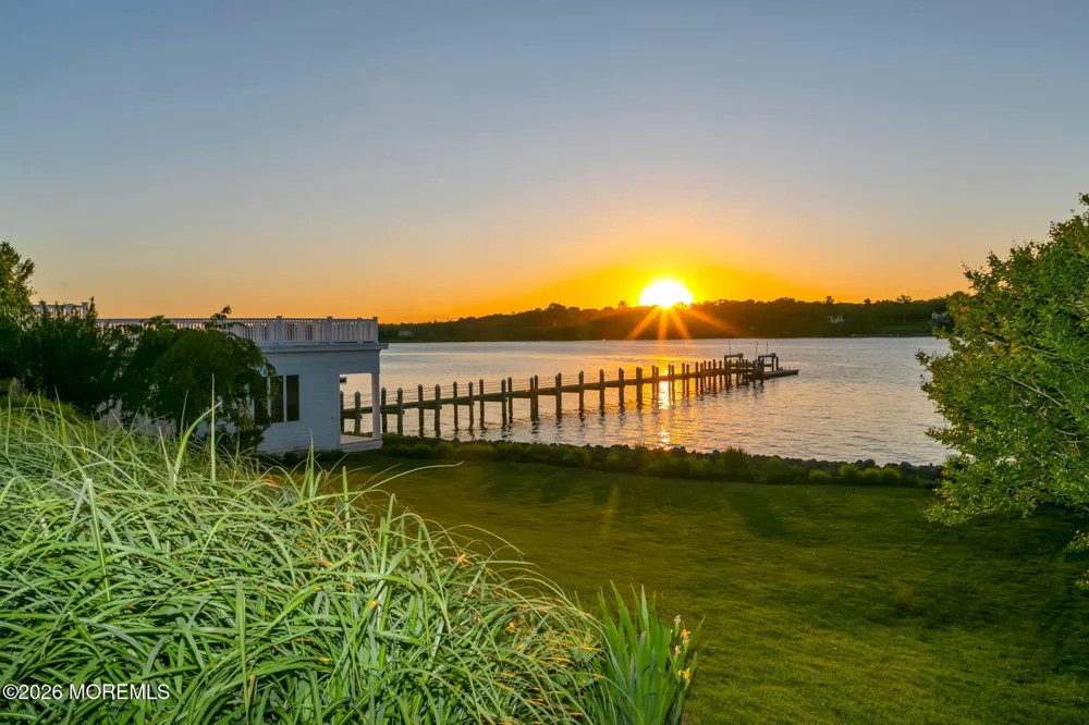 10098 W River Road Rumson, NJ 07760