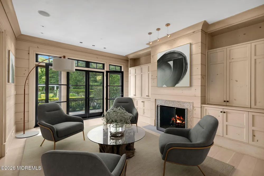 10098 W River Road Rumson, NJ 07760