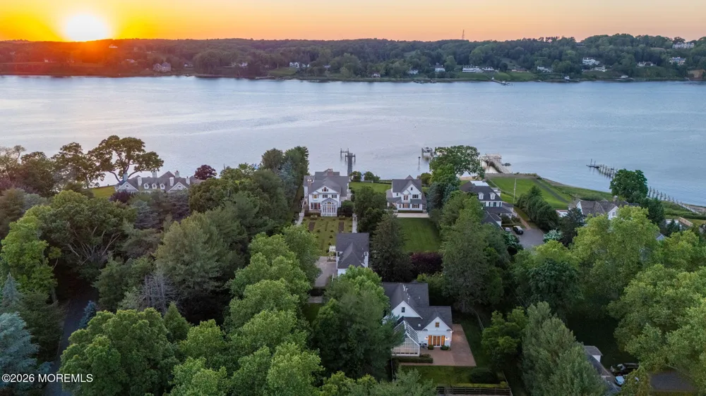 10098 W River Road Rumson, NJ 07760