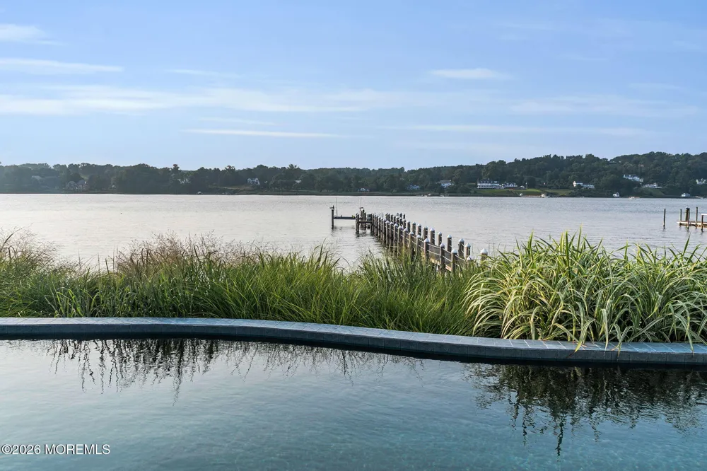 10098 W River Road Rumson, NJ 07760