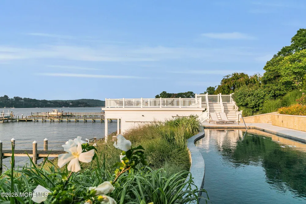 10098 W River Road Rumson, NJ 07760