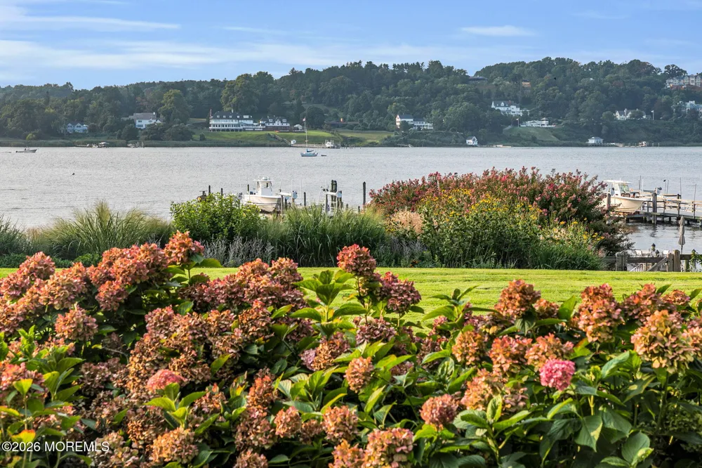 10098 W River Road Rumson, NJ 07760