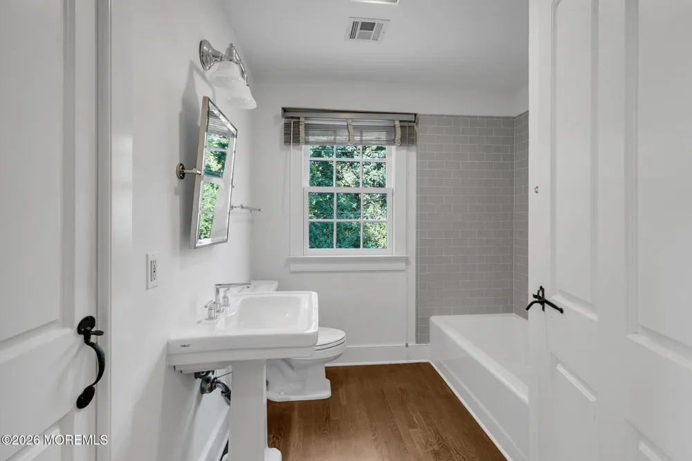 10098 W River Road Rumson, NJ 07760