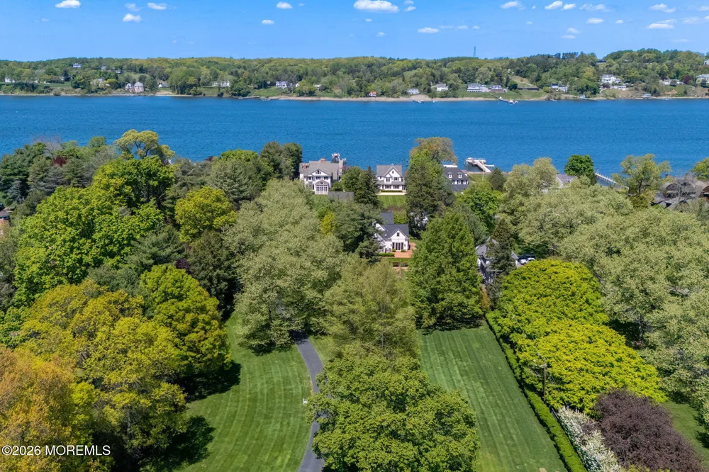 10098 W River Road Rumson, NJ 07760