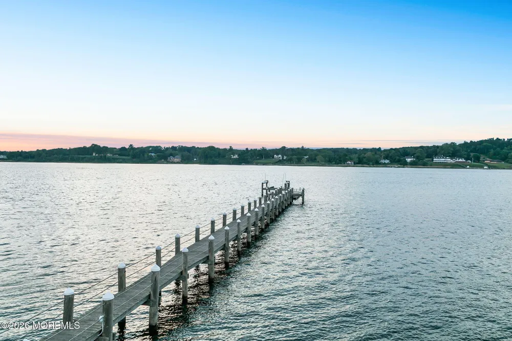 10098 W River Road Rumson, NJ 07760