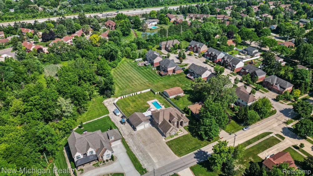 3812 Finch Drive Troy City, MI 48084