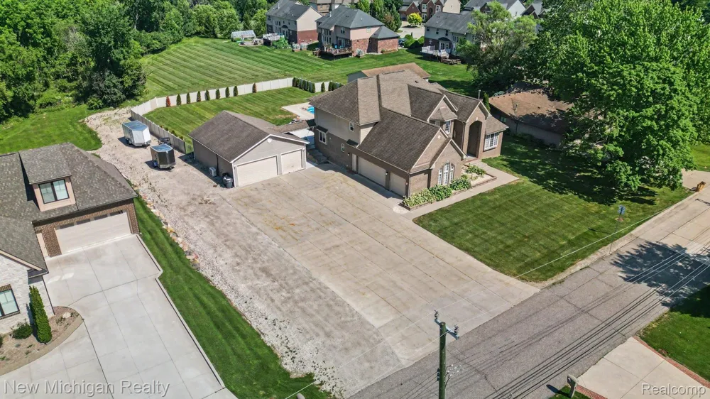 3812 Finch Drive Troy City, MI 48084
