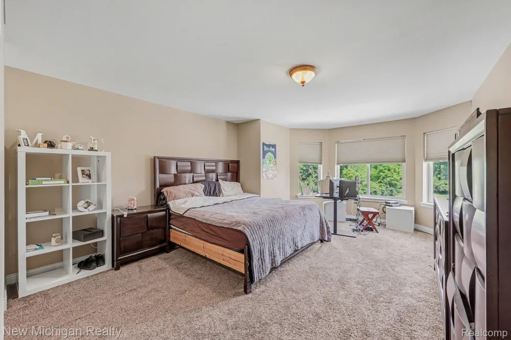 3812 Finch Drive Troy City, MI 48084