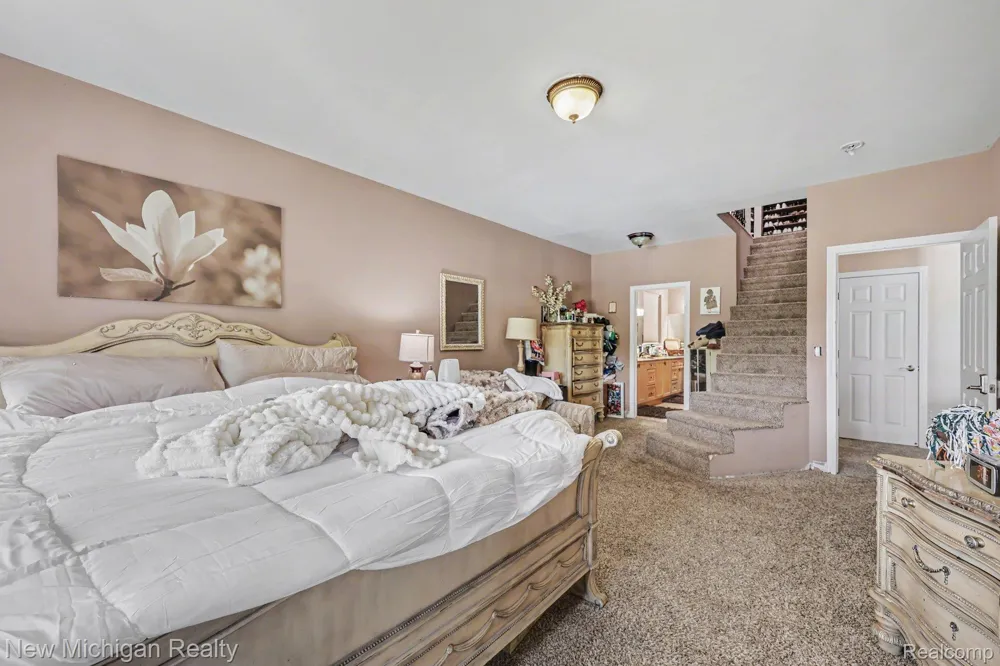 3812 Finch Drive Troy City, MI 48084