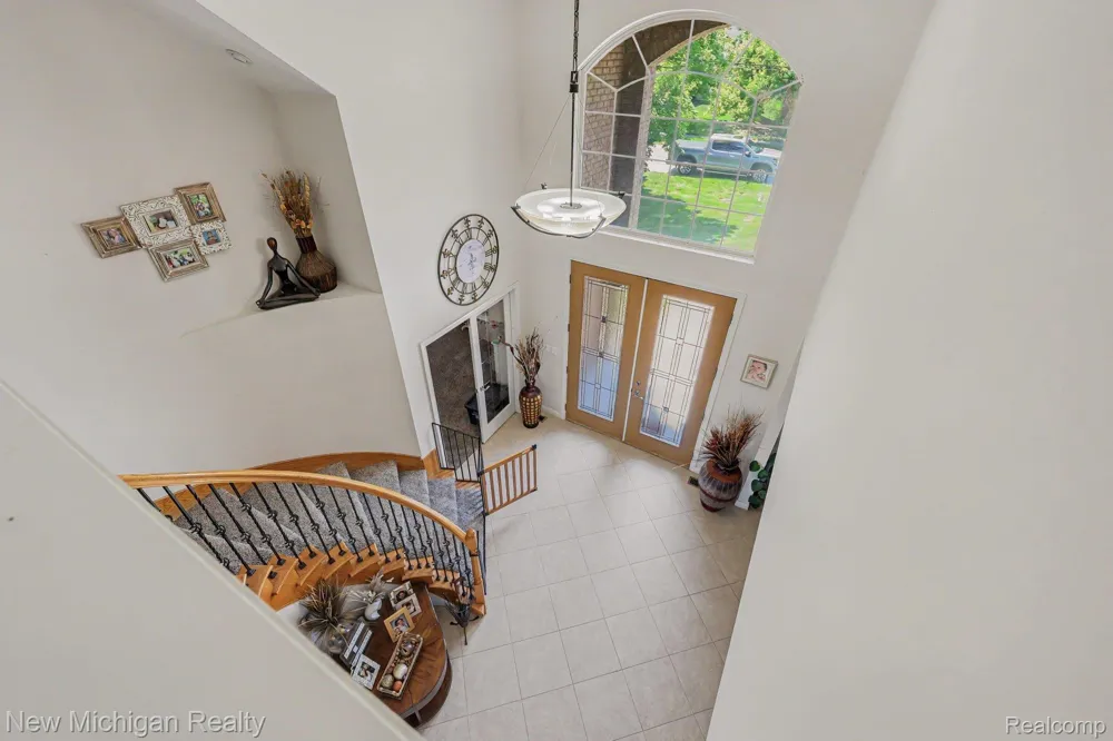 3812 Finch Drive Troy City, MI 48084