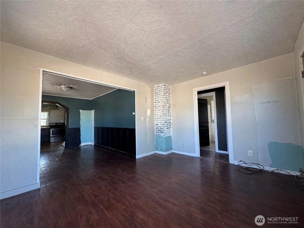 4727 Ocean Beach Highway Longview, WA 98632